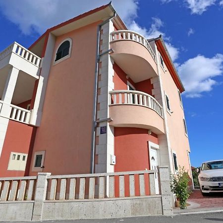 Jurica Daire Solin Dış mekan fotoğraf